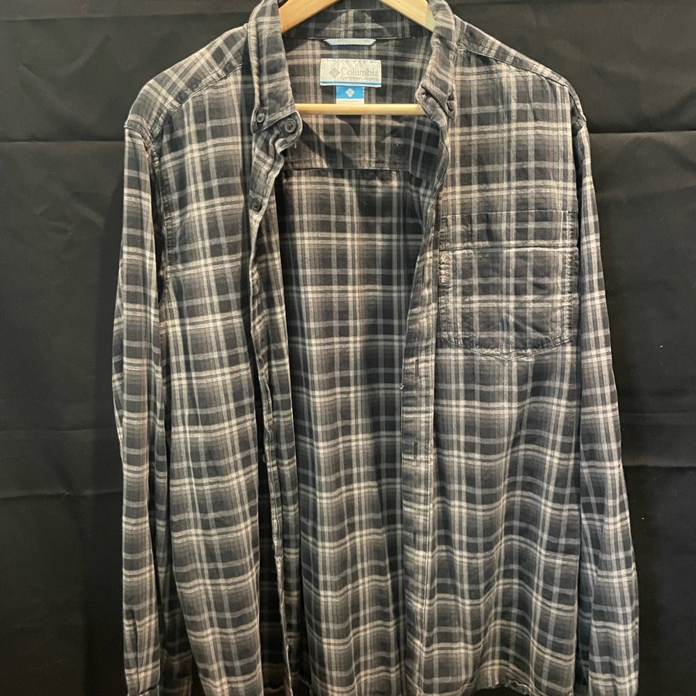 Columbia Men's Black and Gray Plaid Button Down Shirt